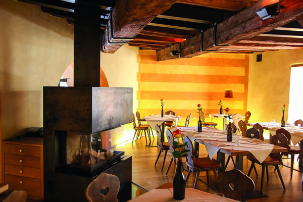 T7 2 Unterland schwarzer Adler Speisesaaal Manfred Pomella